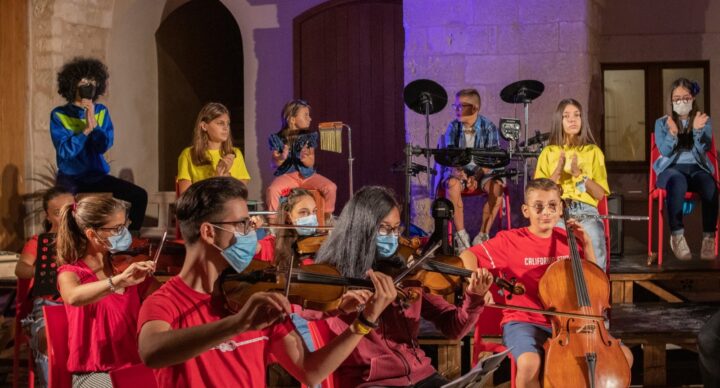 La Bottega degli Apocrifi saluta il 2021 con il Gran Concerto Teatrale “Felici Pochi”